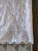 Prachtig wit broderie  256 cm x 267 cm, Hobby en Vrije tijd, Stoffen en Lappen, Ophalen
