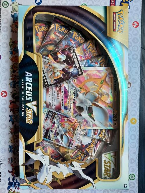 Arceus V Star Premium Collection Box, Hobby en Vrije tijd, Verzamelkaartspellen | Pokémon, Zo goed als nieuw, Ophalen of Verzenden