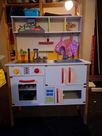 Speelkeuken hout beschikbaar voor biedingen