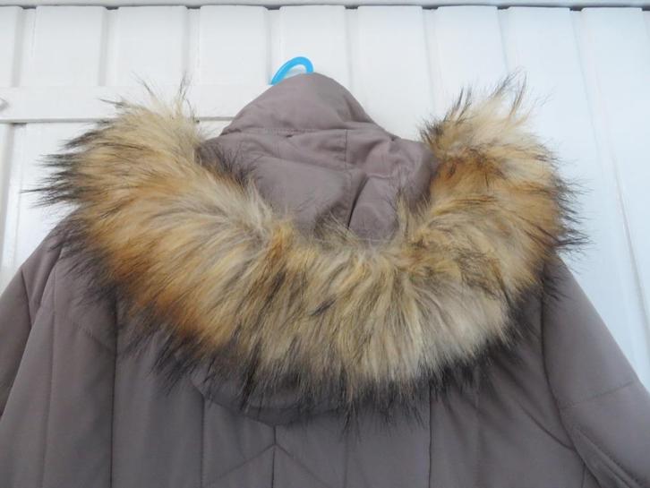 Winterjas lang model met afknoopbare capuchon, Kleding | Dames, Jassen | Winter, Zo goed als nieuw, Maat 46/48 (XL) of groter