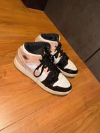 Women’s Pink Jordans, Ophalen of Verzenden, Roze, Sneakers of Gympen, Zo goed als nieuw