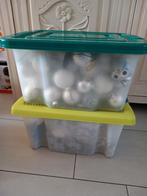 Witte en zilverkleurige kerstballen en versiering, Diversen, Kerst, Ophalen of Verzenden, Zo goed als nieuw