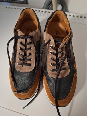 Zeer mooie herenschoenen, maat 43. beschikbaar voor biedingen