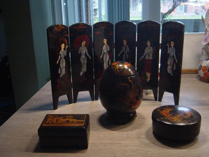 Vietnamse lakdoosje, Antiek en Kunst, Kunst | Niet-Westerse kunst, Ophalen of Verzenden