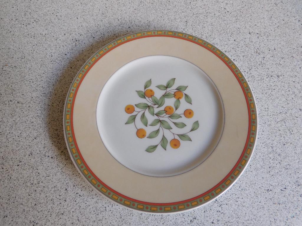 Bord 17 cm. Koffietijd Sinaasappel Art & Design, Ophalen of Verzenden, Zo goed als nieuw, Bord(en), Overige stijlen