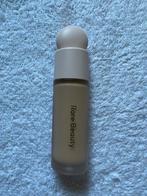 Rare Beauty Liquid Touch Brightening Concealer 190W, Ophalen, Gehele gezicht, Beige, Zo goed als nieuw
