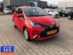 Toyota Aygo 1.0 VVT-i X-CLUSIV 4DRS CAMERA NAVI LMV, Voorwielaandrijving, Euro 5, Stof, Gebruikt