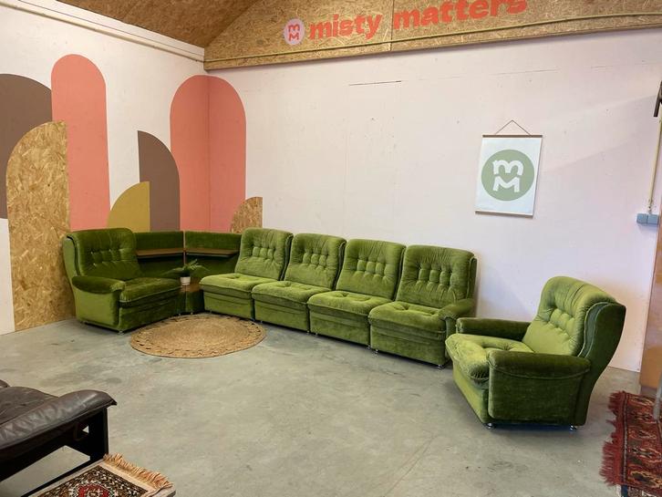 Groene vintage hoekbank (elementenbank), Huis en Inrichting, Banken | Bankstellen, Gebruikt, Hoekbank, Vierpersoons of meer, 300 cm of meer