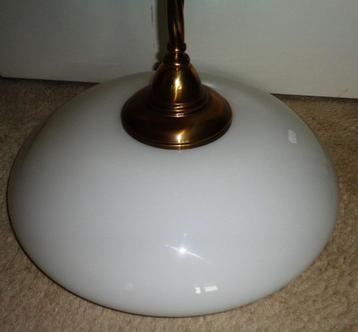 hanglamp, messing en melkglas beschikbaar voor biedingen