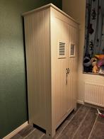Kast, ledikant en twee planken, bijpassend, Kinderen en Baby's, Kinderkamer | Commodes en Kasten, Ophalen, Gebruikt, 50 tot 70 cm