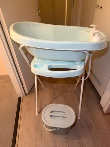 Bebe-jou baby bad  inclusief luieremmer beschikbaar voor biedingen