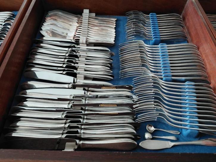 Bestek cassette 12 pers, Antiek en Kunst, Antiek | Bestek, Ophalen of Verzenden