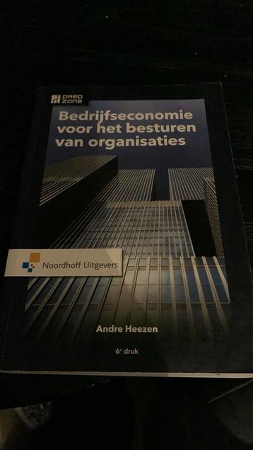 Bedrijfseconomie voor het besturen van organisaties beschikbaar voor biedingen