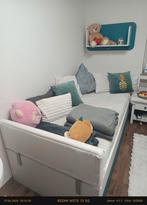 Kinderkamer: bestaande uit bed, bureau, hangkastje, Ophalen, Jongetje of Meisje