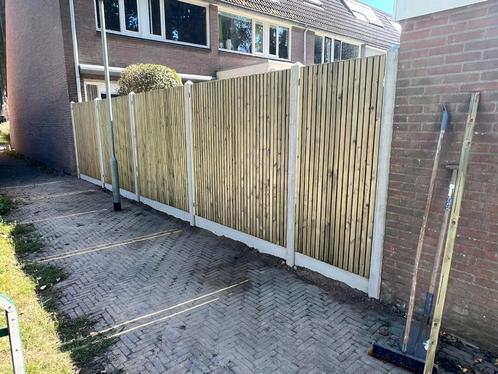 Nieuwe schutting plaatsen, Tuin en Terras, Schuttingen, Zo goed als nieuw, Hout, 1 tot 2 meter, Minder dan 3 meter, Ophalen of Verzenden