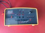 Arlec CB28M Triple output fast charger, Ophalen of Verzenden, Zo goed als nieuw