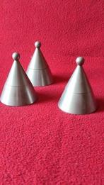3 piramide vormige waxinelichthouders, design Aldo Rossi, Ophalen of Verzenden, Nieuw, Metaal, Minder dan 25 cm