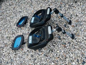 2x maxi-cosi EasyBase 2 met spiegels  beschikbaar voor biedingen
