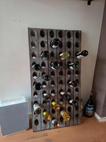 Mooi origineel champagene/wijnrek. 60 flessen.  beschikbaar voor biedingen