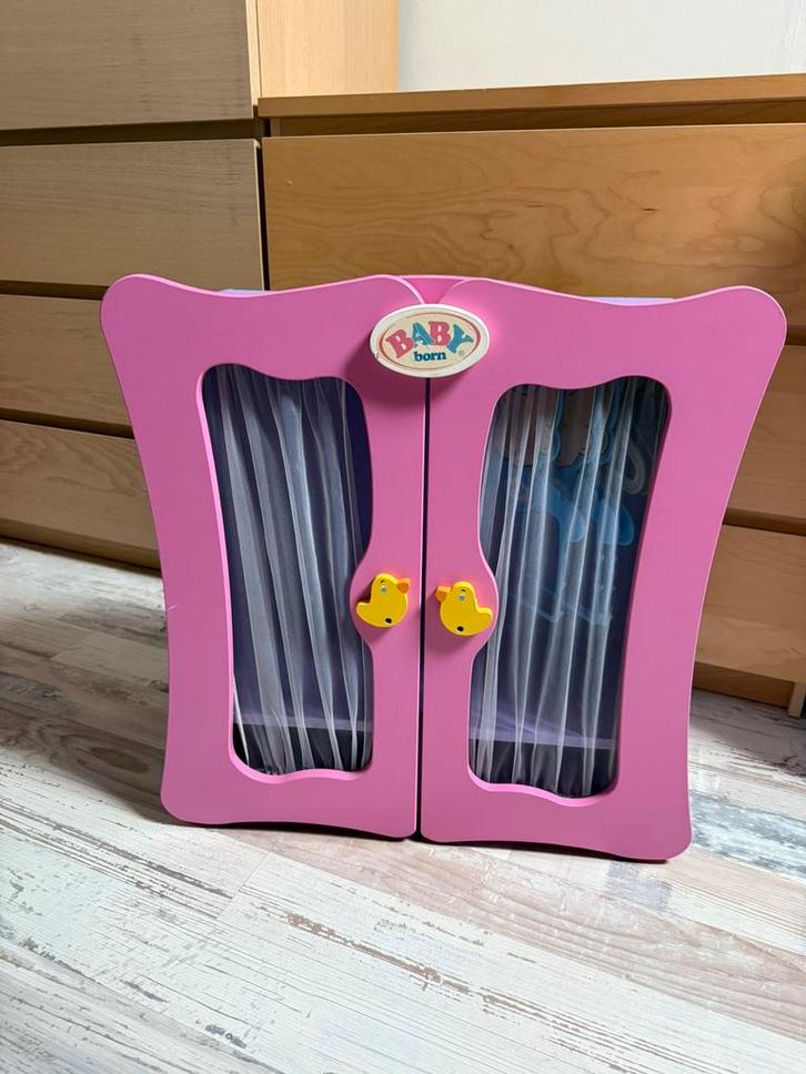 Mooie babay born kledingkast, Kinderen en Baby's, Speelgoed | Poppenhuizen, Zo goed als nieuw, Toebehoren, Ophalen