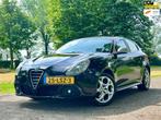 Alfa Romeo Giulietta 1.4 T Distinctive | Airco + Cruise + Le, Voorwielaandrijving, Gebruikt, Zwart, 4 cilinders