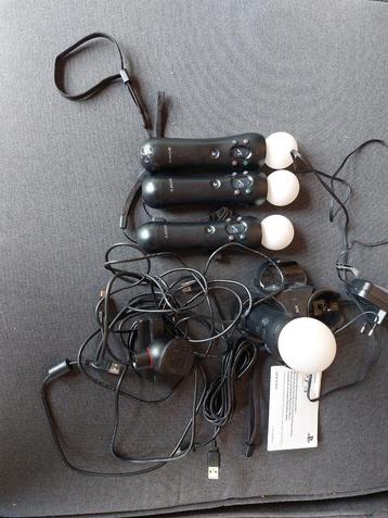PS3 4 Move controllers, camera en oplaadstation beschikbaar voor biedingen