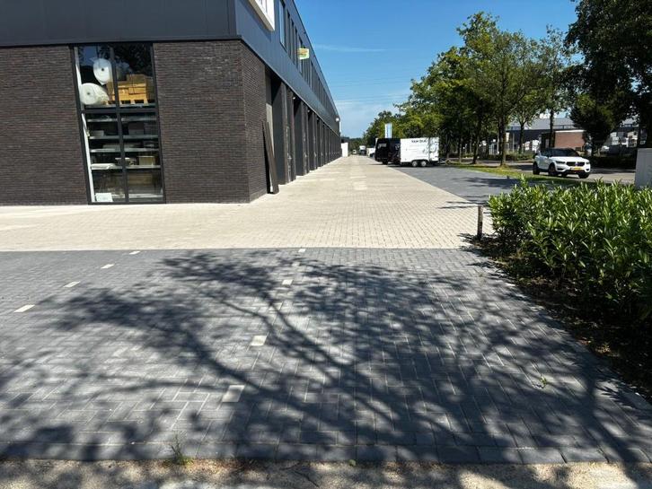 Te huur: Parkeerplaats op industrie Veenendaal (Meerdere), Huizen en Kamers, Garages en Parkeerplaatsen, Utrecht