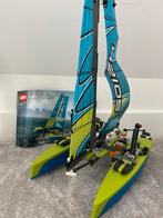 Lego Technic catamaran 42105, Kinderen en Baby's, Speelgoed | Duplo en Lego, Ophalen of Verzenden, Zo goed als nieuw