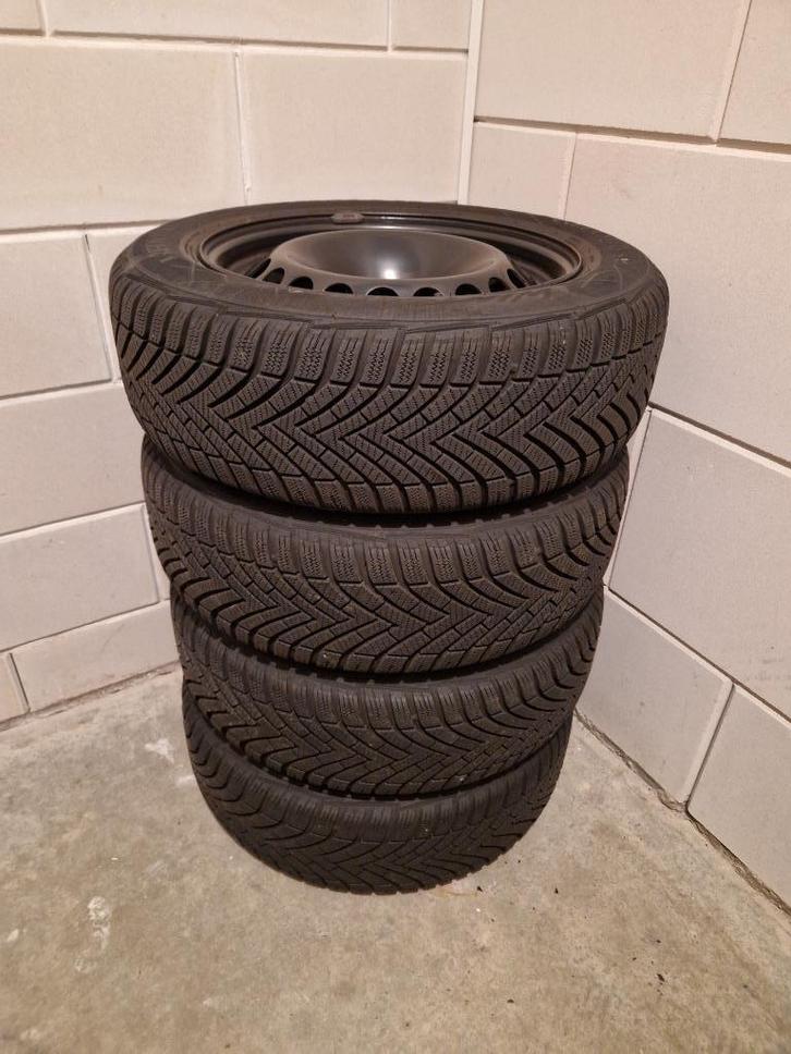 Winterbandenset 15 inch - Staal met Vredestein - 10k KM, Auto-onderdelen, Banden en Velgen, Band(en), Winterbanden, 15 inch, 185 mm