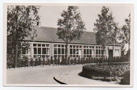 Dinteloord Openbare Lagere School 1956, Verzamelen, Ansichtkaarten | Nederland, Ongelopen, Noord-Brabant, 1940 tot 1960, Ophalen