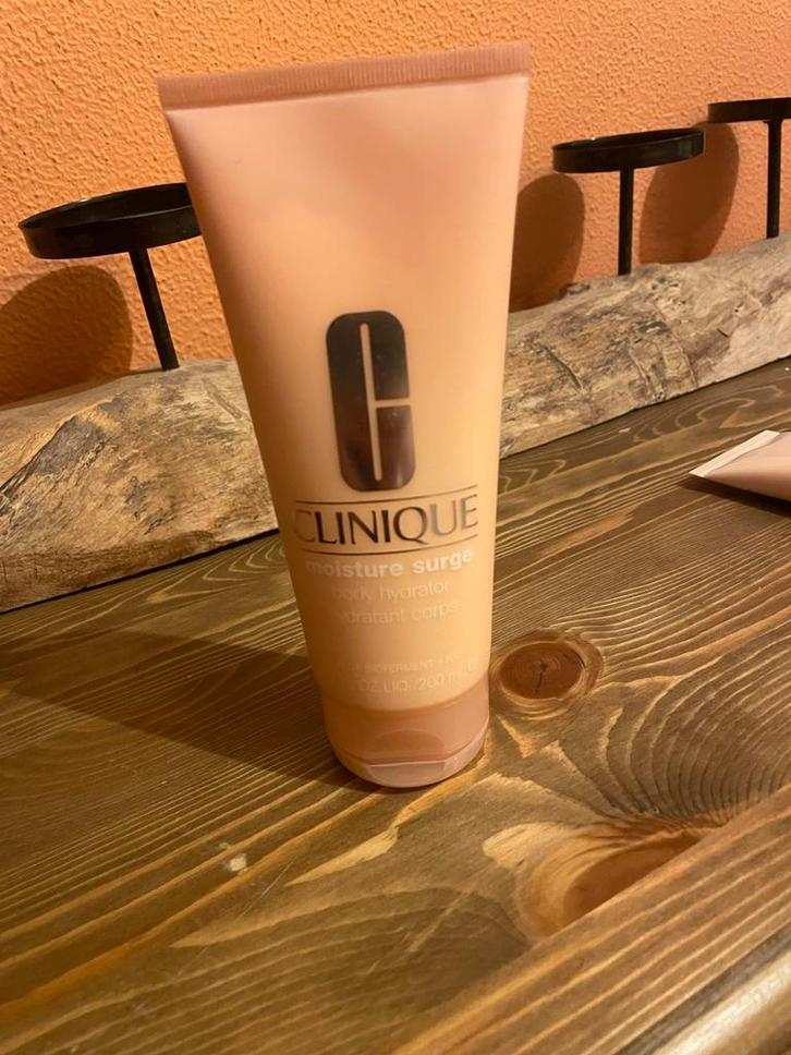 Clinique Hydratrend Lichaamscreme 200ml - Nieuw, Sieraden, Tassen en Uiterlijk, Uiterlijk | Lichaamsverzorging, Nieuw, Bodylotion, Crème of Olie