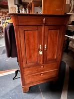 114) Antieke Hollandse eiken kast., Ophalen