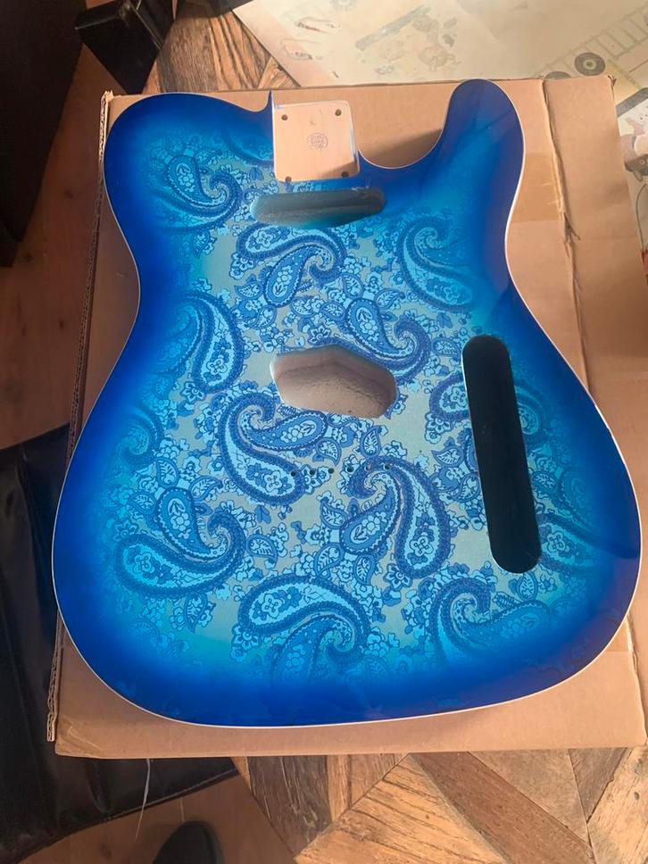 Telecaster Body” Paisley Blue dlower pattern” New, Muziek en Instrumenten, Instrumenten | Onderdelen, Nieuw, Elektrische gitaar