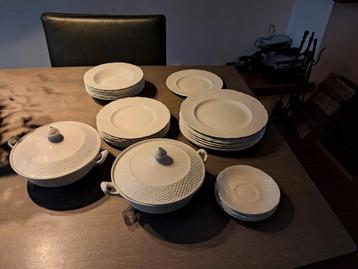 Marlborough English Servies Borden/Schalen Curiosa/Brocante  beschikbaar voor biedingen