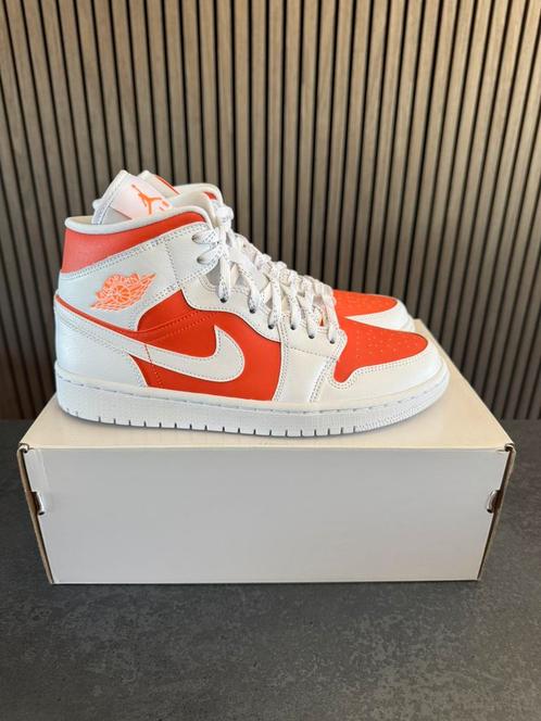 Nike Air Jordan 1 Mid Bright Citrus (W) - Maat 42, Kleding | Dames, Schoenen, Nieuw, Sneakers of Gympen, Roze, Ophalen of Verzenden