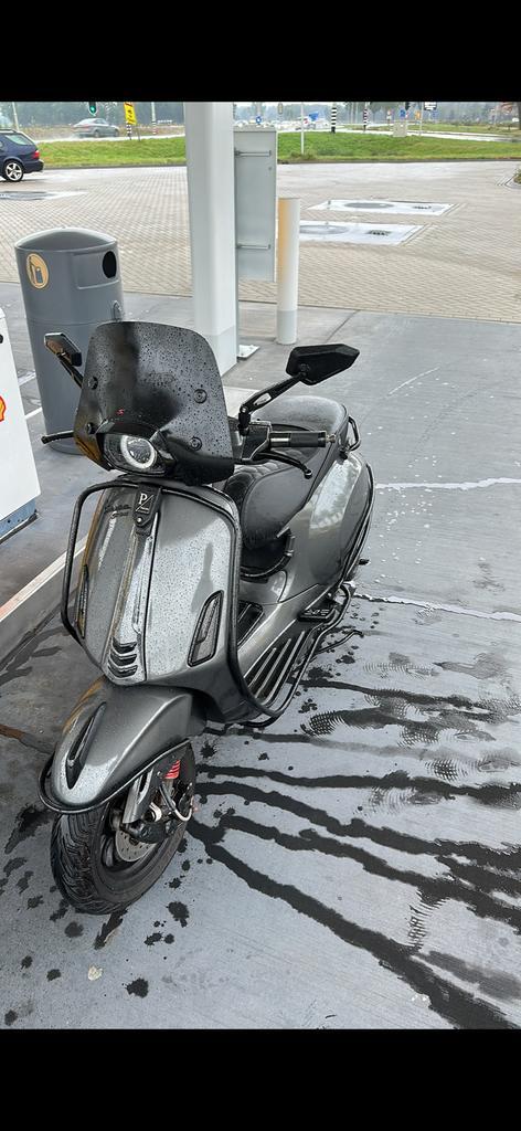 Vespa Sprint full option 2017 - Zelioni - Angel Eye, Fietsen en Brommers, Scooters | Vespa, Zo goed als nieuw, Vespa S, Maximaal 25 km/u