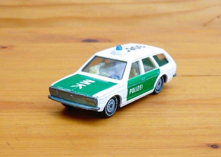 Siku 1029-1321-1614. Vw volkswagen passat b1 polizei., Hobby en Vrije tijd, Modelauto's | Overige schalen, Gebruikt, Auto, Ophalen of Verzenden