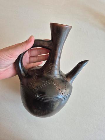 Ethiopische Jebena pot beschikbaar voor biedingen
