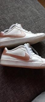 NIKE SNEAKERS WIT MAAT 40, Wit, Nike, Ophalen of Verzenden, Sneakers of Gympen