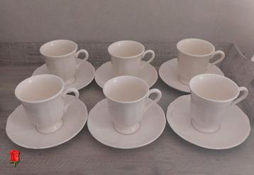Wedgwood Queens Plain 6 koffiekop met schotels 7 cm beschikbaar voor biedingen