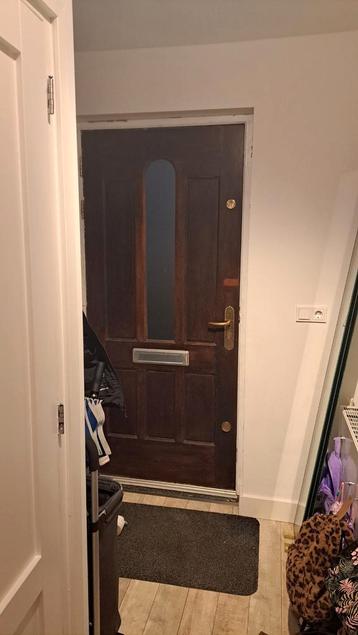 Voordeur hout met glas en brievenbus  beschikbaar voor biedingen