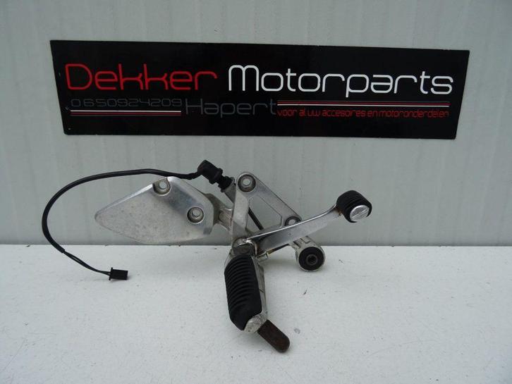 Rem set / Rechter Voetsteun Yamaha Fazer 600 1998-1999-2001, Motoren, Onderdelen | Yamaha, Gebruikt, Ophalen of Verzenden