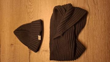 Muts en sjaal hema maat 122-128  beschikbaar voor biedingen