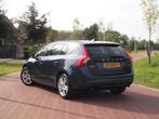 Volvo V60 1.6 T3 Momentum | Apple Carplay | Cruise Control |, Voorwielaandrijving, 4 cilinders, 150 pk, Blauw
