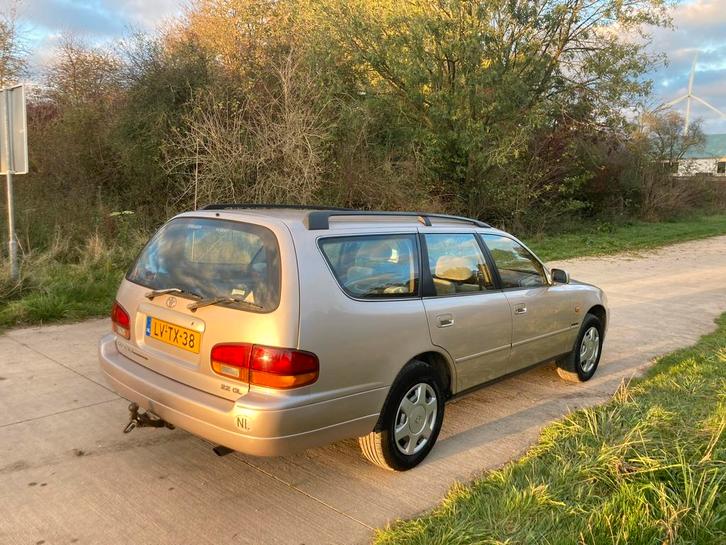 Toyota Camry 2.2 I GL Customwgn 1995 Beige, Auto's, Toyota, Particulier, Camry, Benzine, Stationwagon, Handgeschakeld, Origineel Nederlands