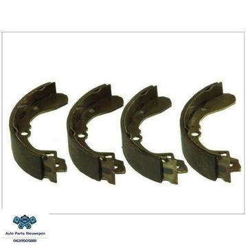 Remschoenen set Mazda 323 (BG) BSY6-26-38Z beschikbaar voor biedingen