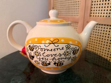 Blond Amsterdam theepot bijen beschikbaar voor biedingen