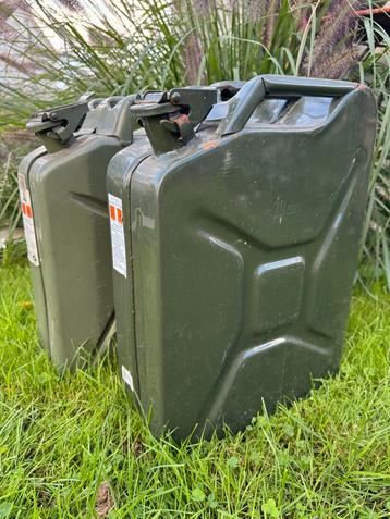 Jerrycans beschikbaar voor biedingen