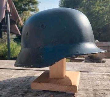 Duitse helm  beschikbaar voor biedingen
