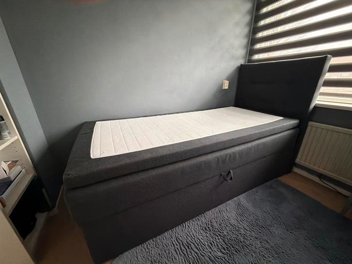 Boxspring Jysk met opbergruimte en topmatras, Huis en Inrichting, Slaapkamer | Boxsprings, Zo goed als nieuw, 90 cm, 200 cm, Eenpersoons